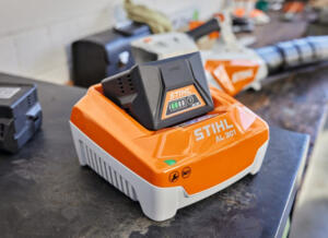 CHARGEUR RAPIDE  STIHL AL301